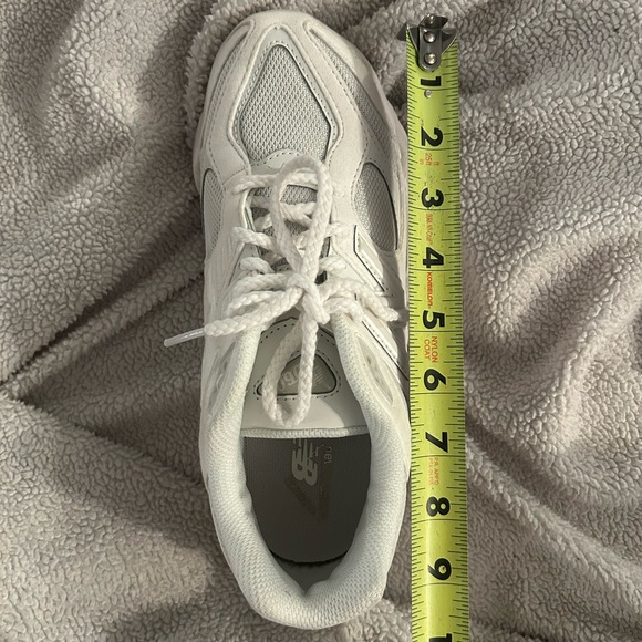 New Balance Women's Gray and White 9060 Sneakers - Picture 10 of 11